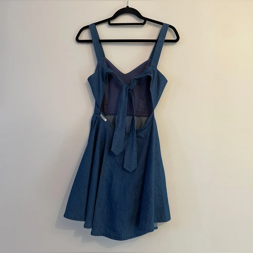 Jean Rythm Dress - Picture 2 of 5